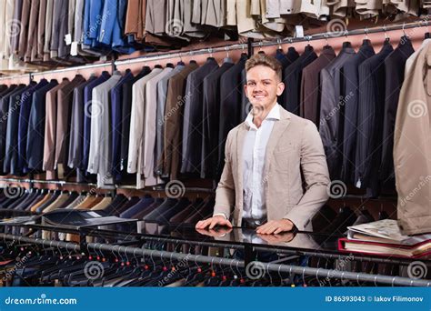 gay sexe vendeur magasin vetement